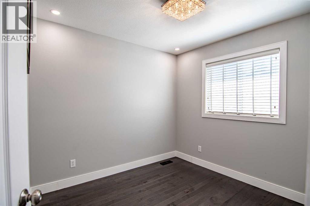 Photo 23 of 93 Ellenwood Drive, Red Deer AB