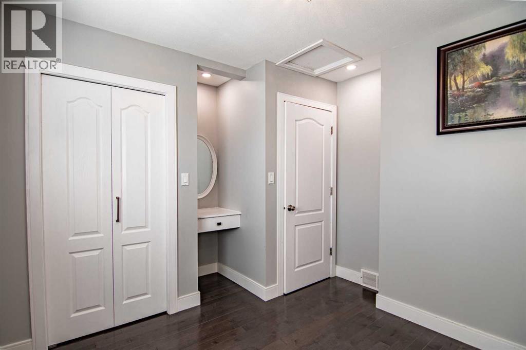 Photo 25 of 93 Ellenwood Drive, Red Deer AB