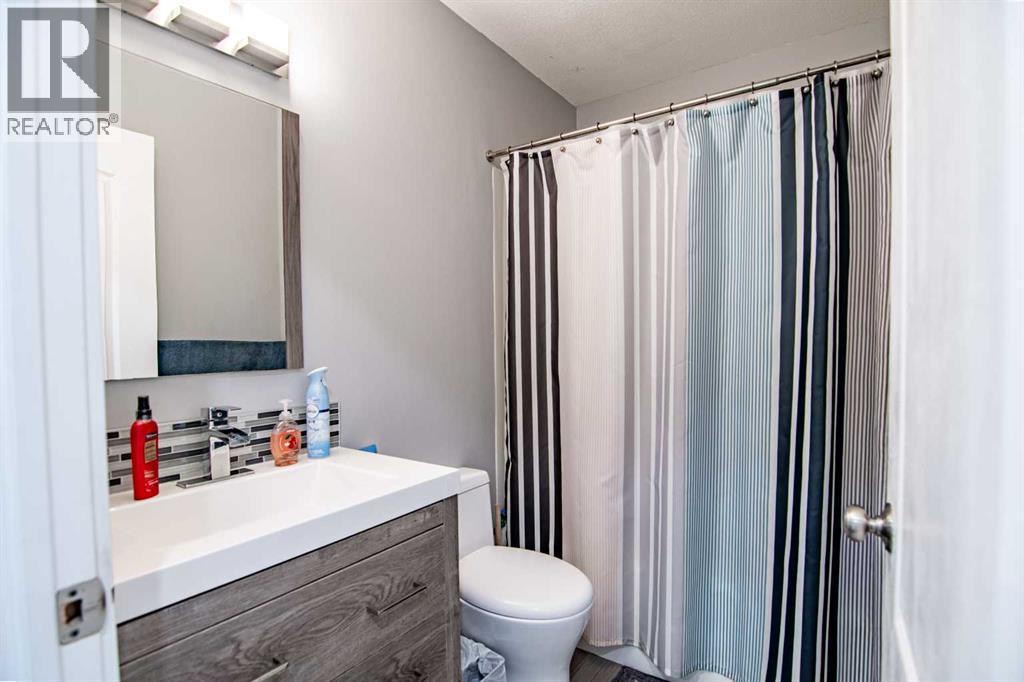 Photo 18 of 93 Ellenwood Drive, Red Deer AB