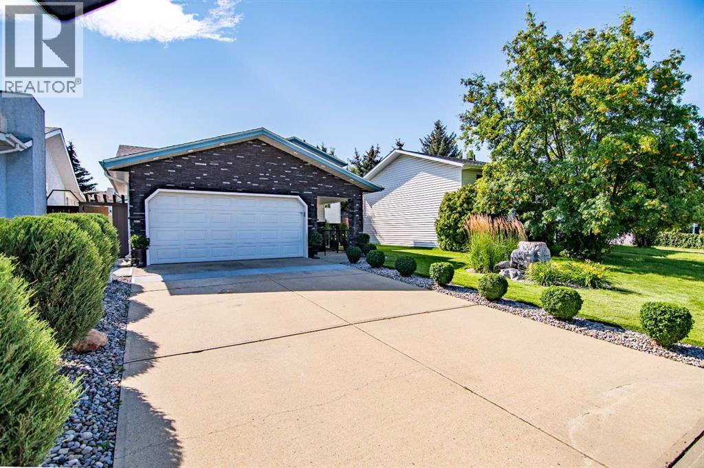 Photo 2 of 93 Ellenwood Drive, Red Deer AB