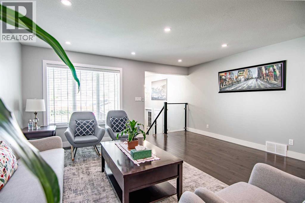 Photo 9 of 93 Ellenwood Drive, Red Deer AB