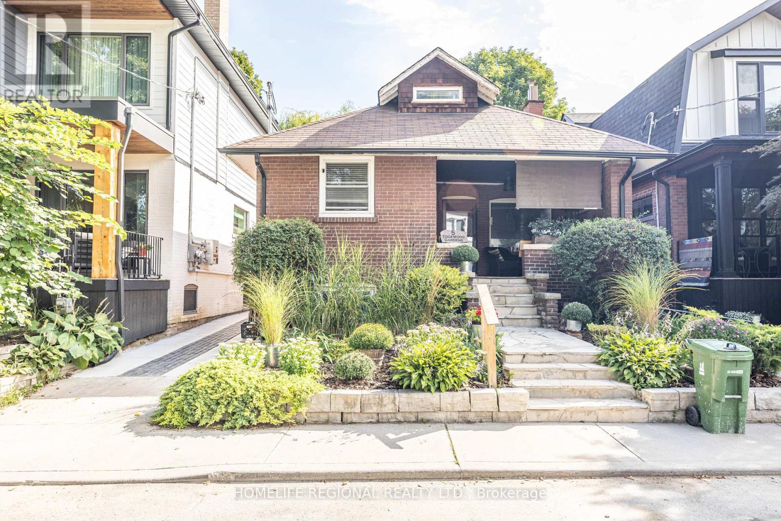 Photo 1 of Garden Suite 5 Edgewood Gardens, Toronto ON