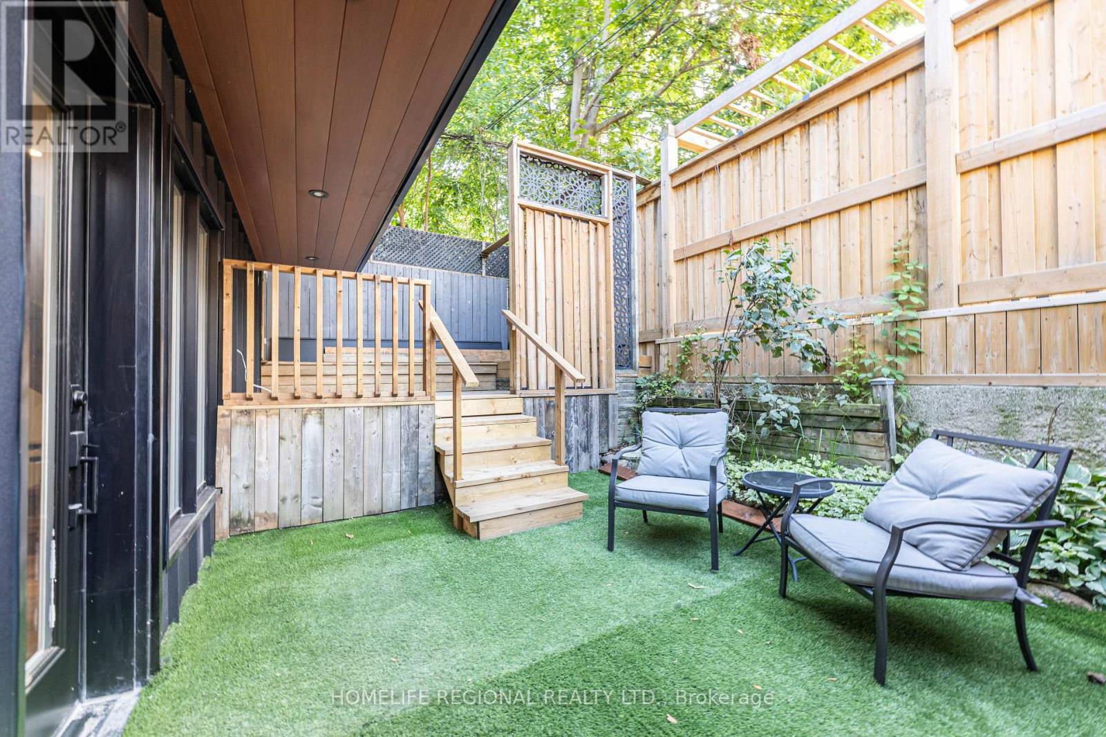 Photo 17 of Garden Suite 5 Edgewood Gardens, Toronto ON