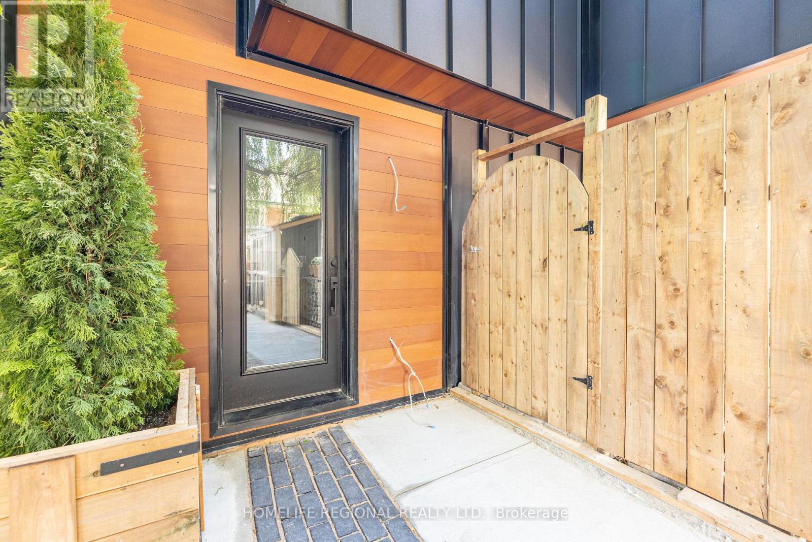 Photo 20 of Garden Suite 5 Edgewood Gardens, Toronto ON
