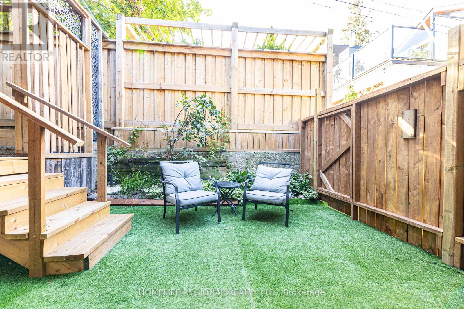 Photo 21 of Garden Suite 5 Edgewood Gardens, Toronto ON