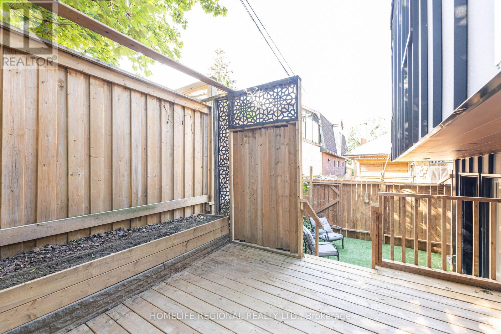 Photo 24 of Garden Suite 5 Edgewood Gardens, Toronto ON