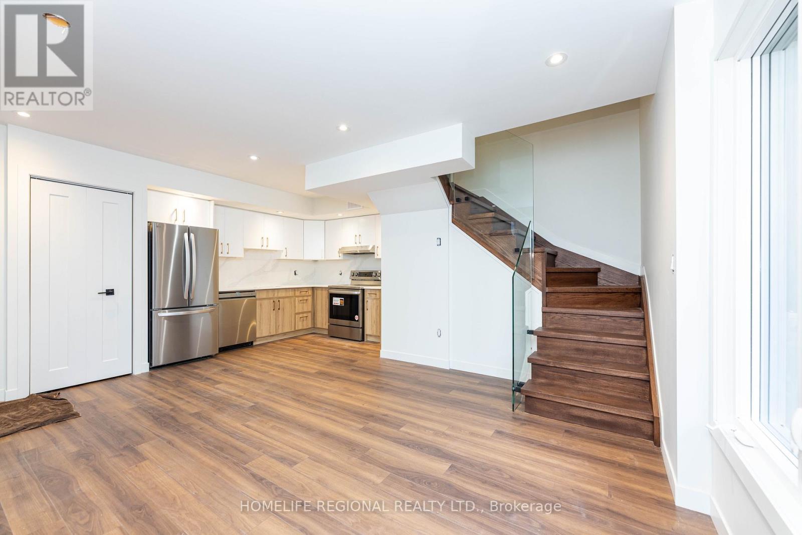 Photo 4 of Garden Suite 5 Edgewood Gardens, Toronto ON