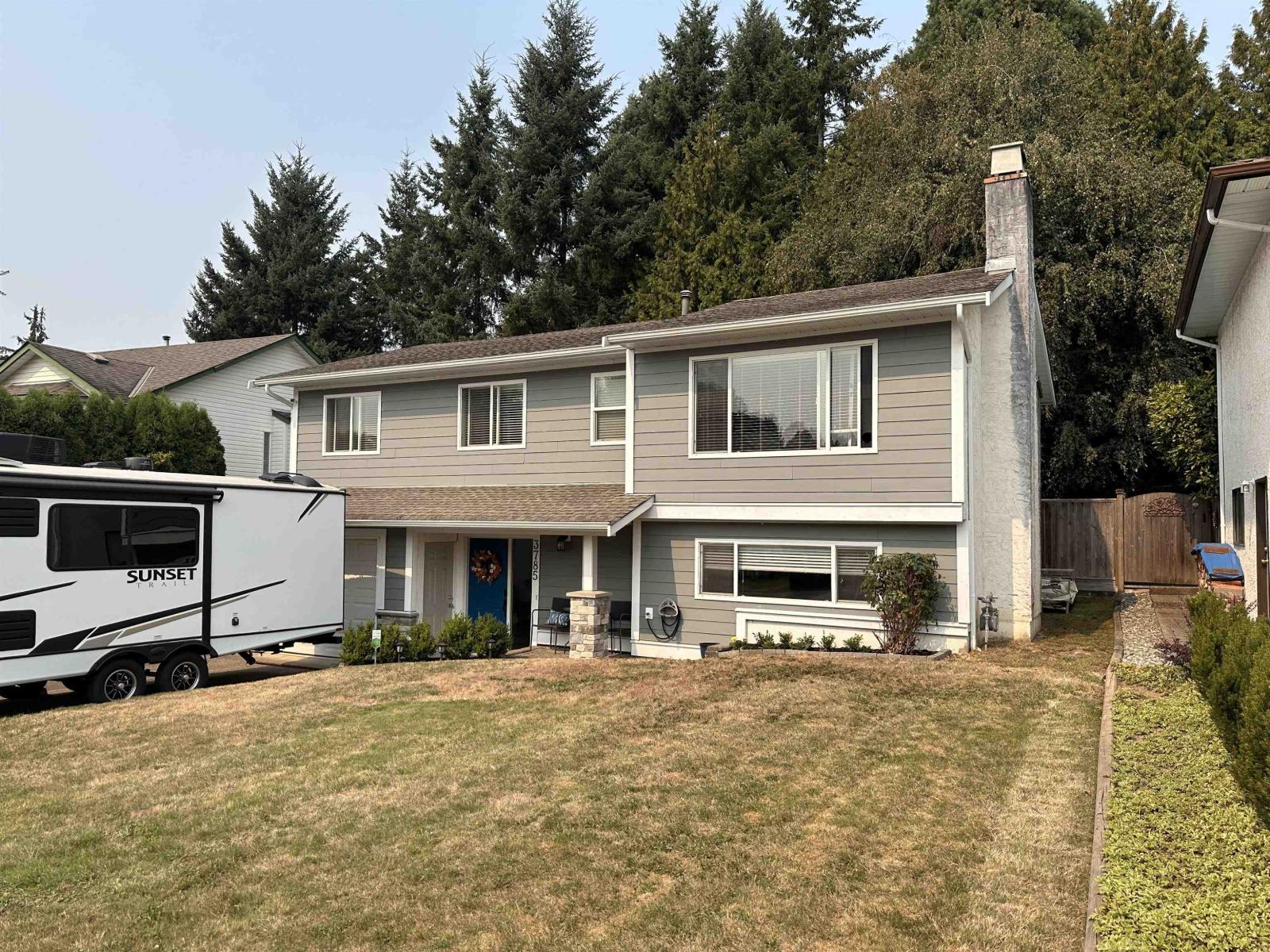 Photo 1 of 3785 Robson Drive, Abbotsford BC
