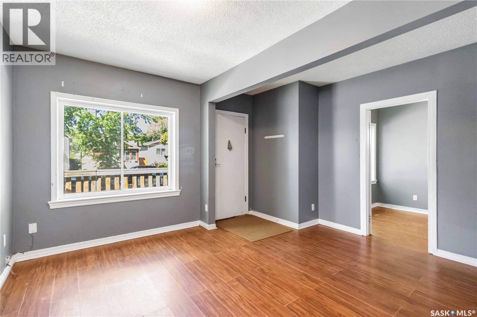Photo 5 of 228 F Avenue N, Saskatoon SK