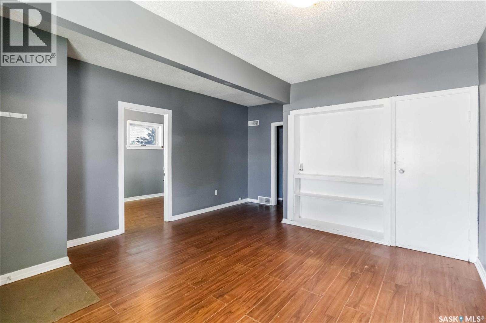 Photo 6 of 228 F Avenue N, Saskatoon SK