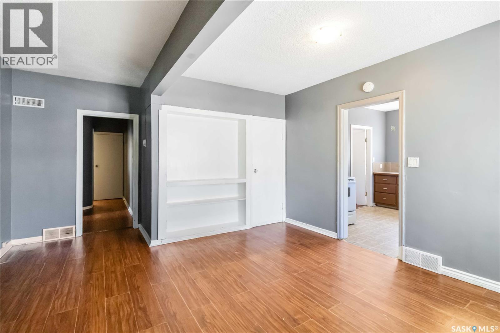 Photo 7 of 228 F Avenue N, Saskatoon SK