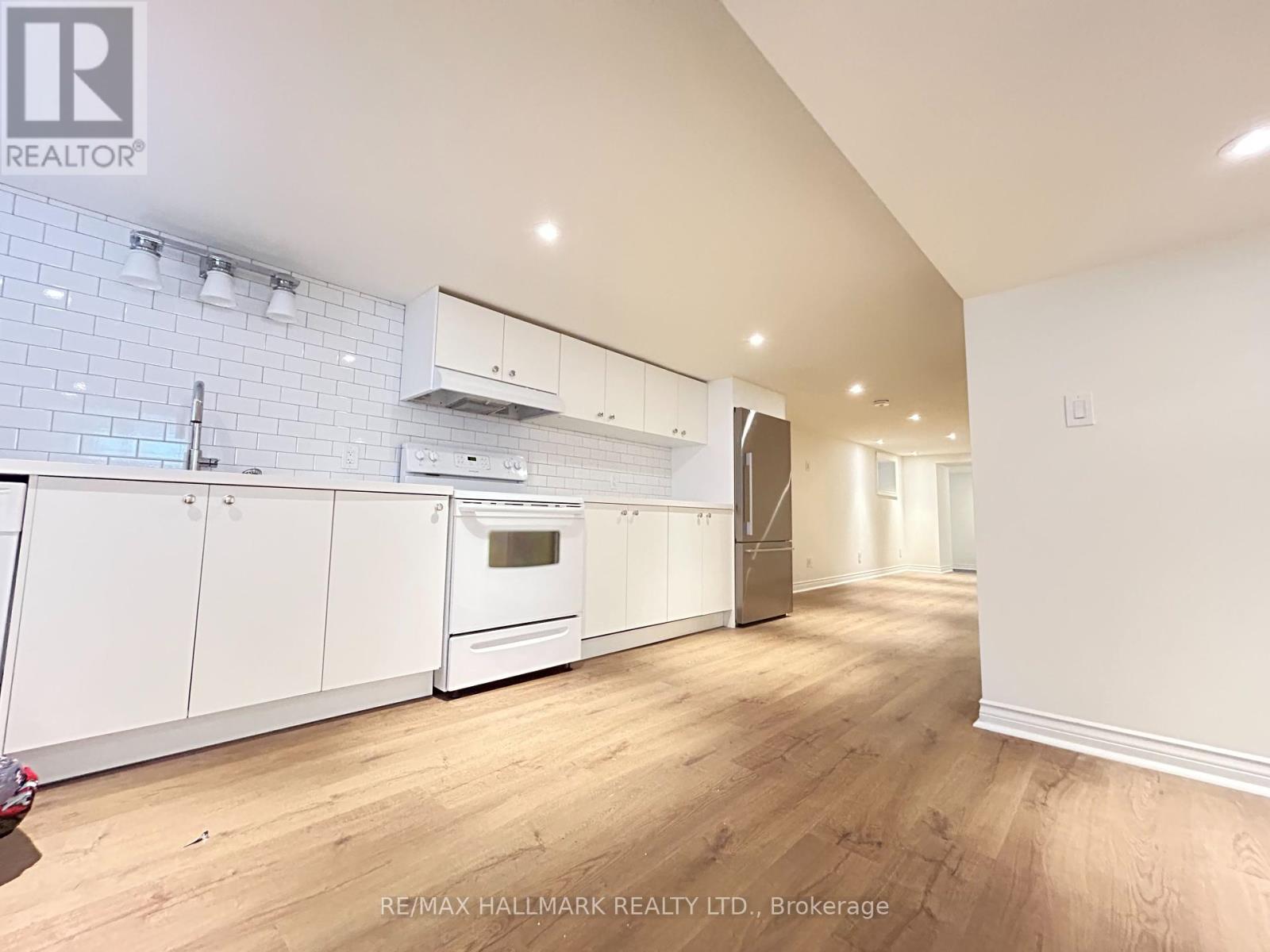 Photo 12 of 152 Bartlett Avenue, Toronto ON