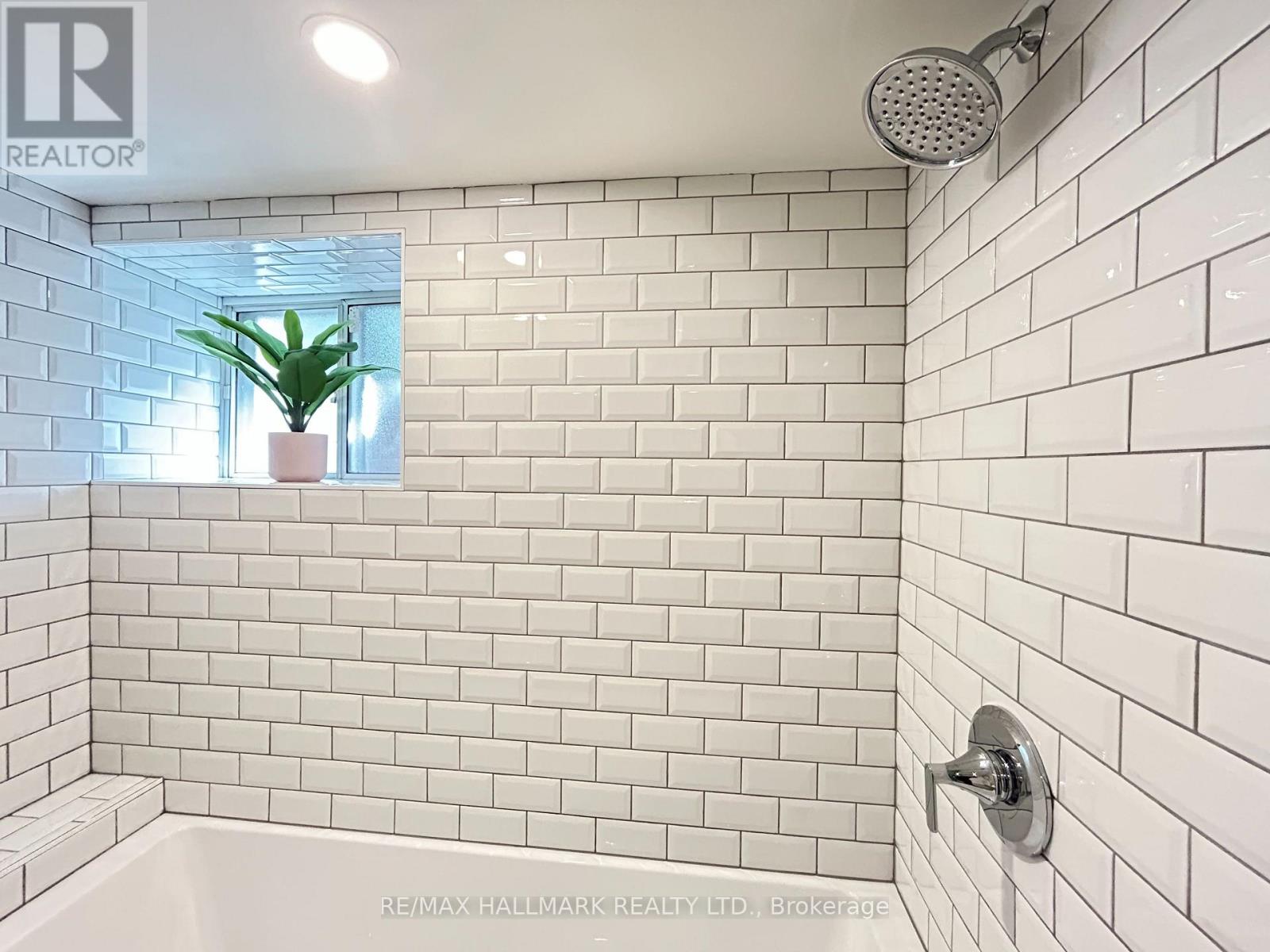 Photo 8 of 152 Bartlett Avenue, Toronto ON