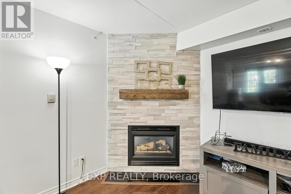 Photo 3 of 215 1421 Walkers Line, Burlington ON