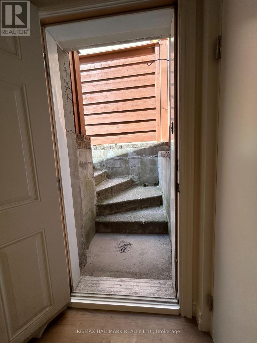 Photo 28 of 152 Bartlett Avenue, Toronto ON