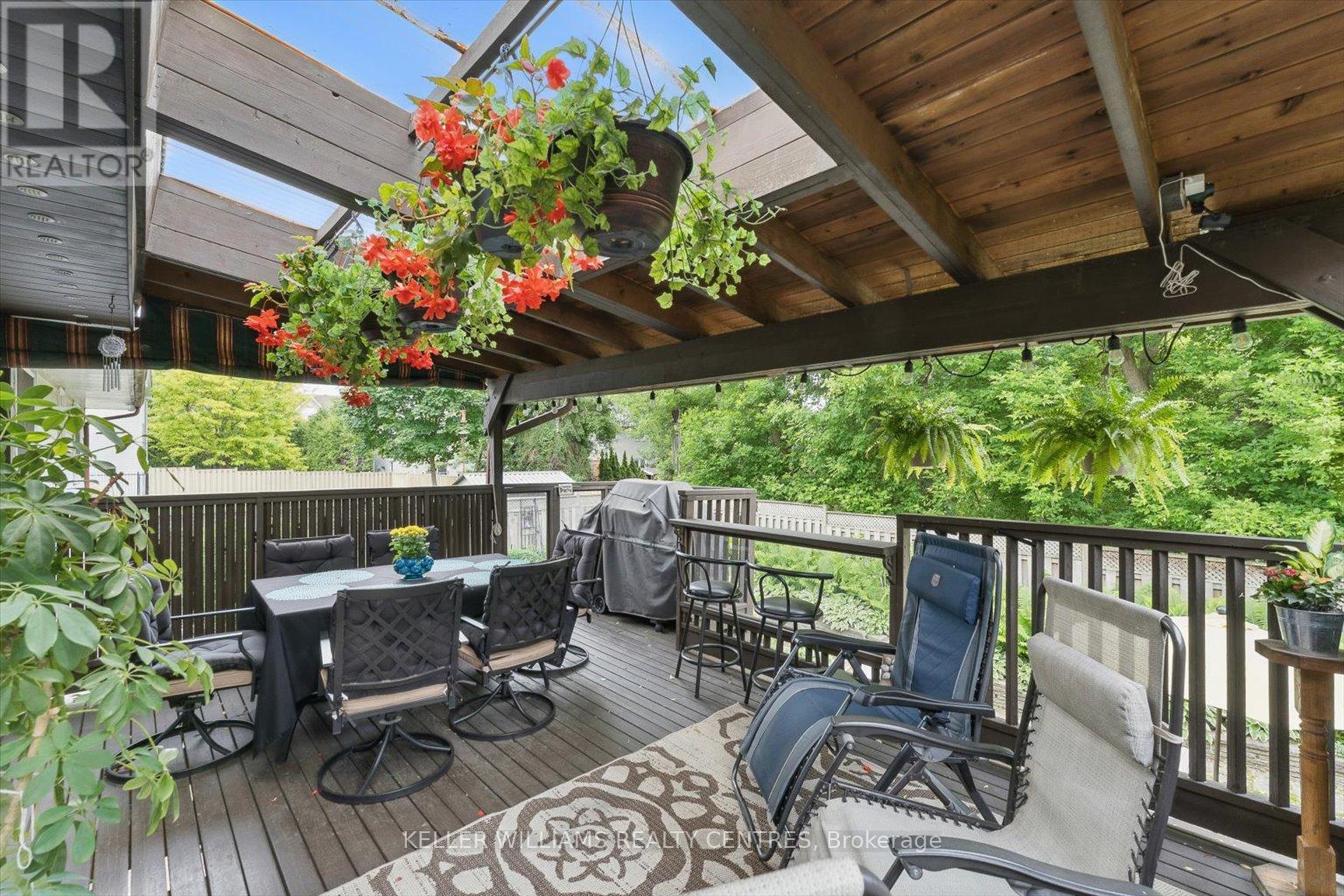 Photo 15 of 9 Thompson Drive, East Gwillimbury ON