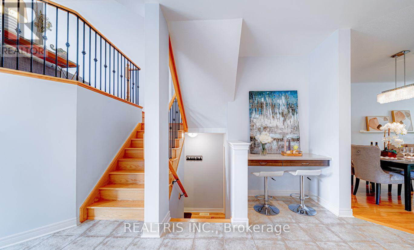 Photo 10 of 59 Honey Glen Avenue, Markham ON