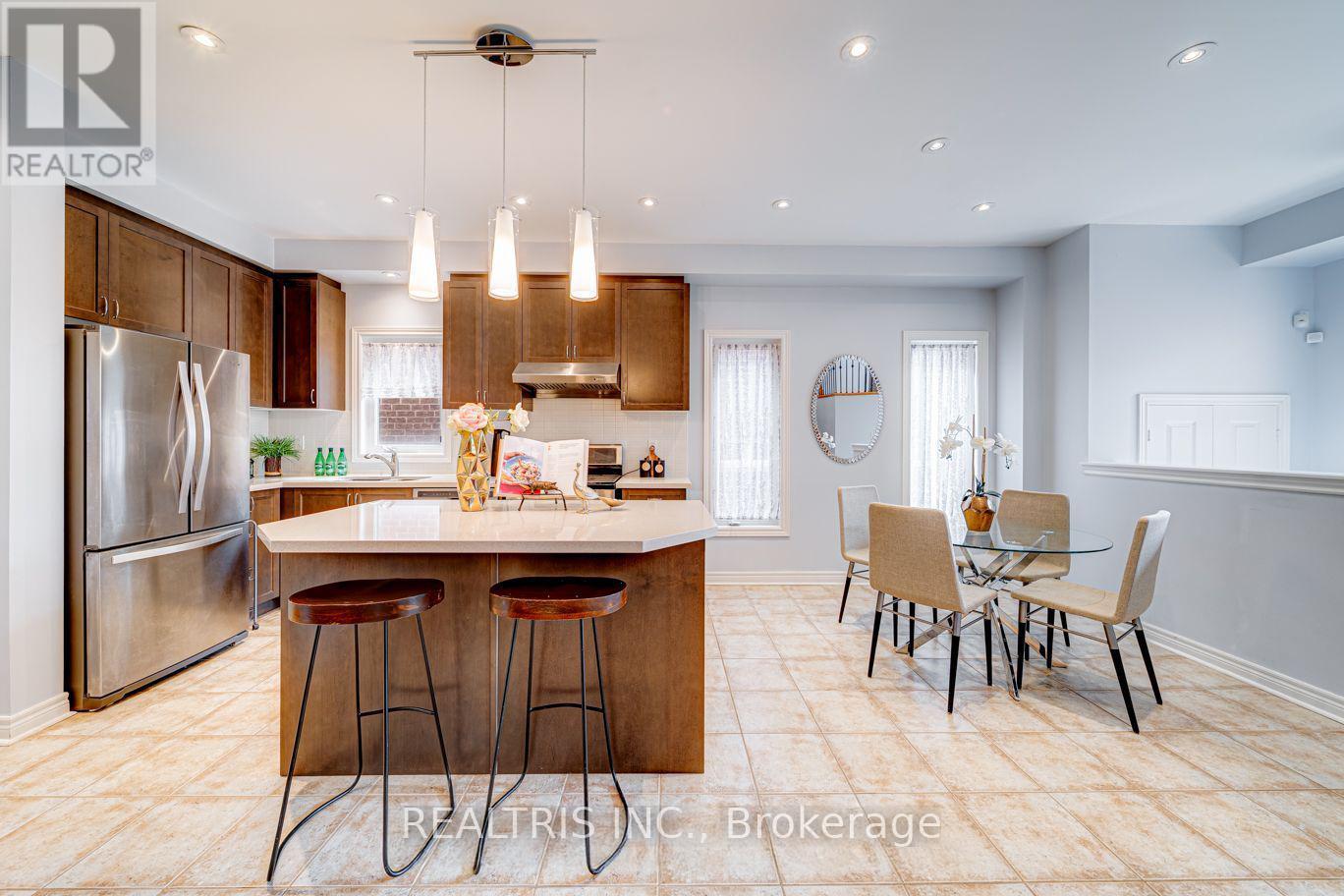 Photo 15 of 59 Honey Glen Avenue, Markham ON