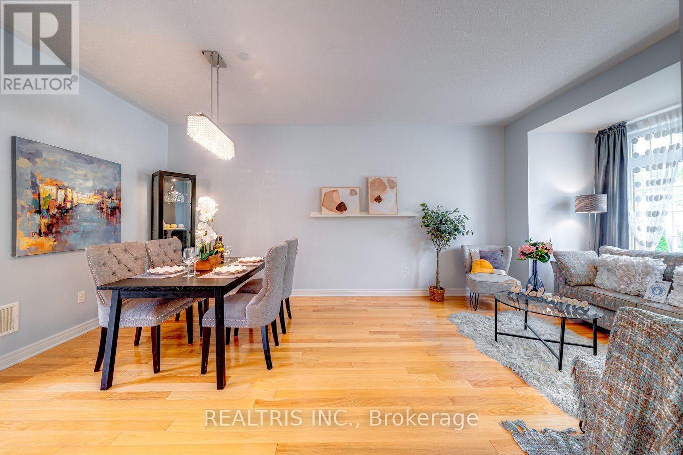Photo 17 of 59 Honey Glen Avenue, Markham ON