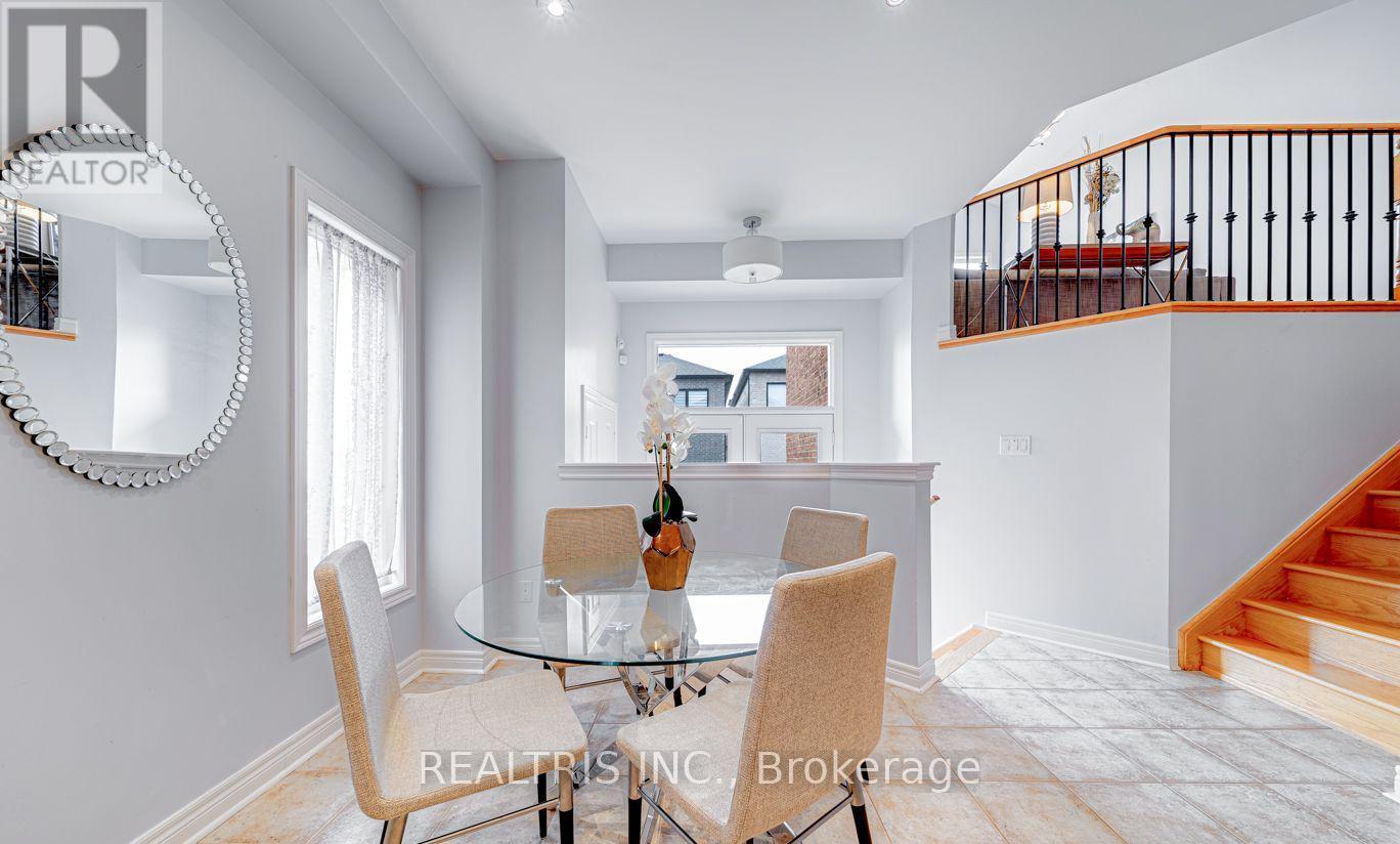 Photo 25 of 59 Honey Glen Avenue, Markham ON