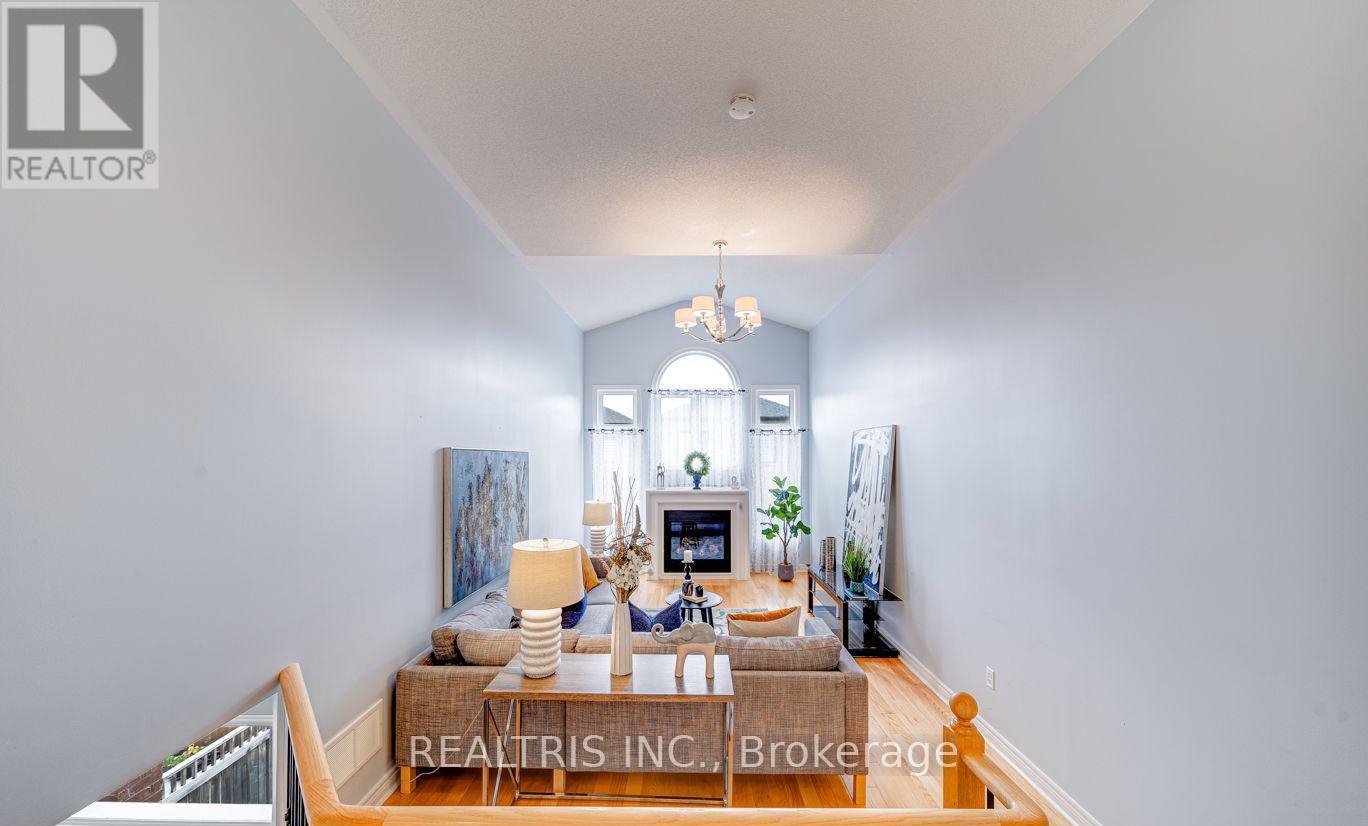 Photo 28 of 59 Honey Glen Avenue, Markham ON