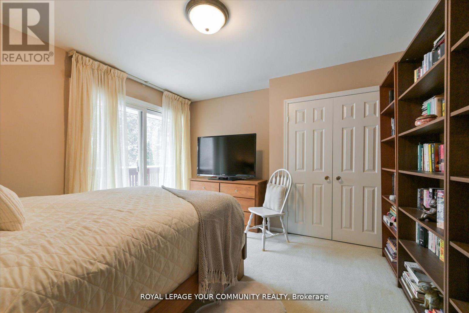 Photo 22 of 247 Harris Avenue, Richmond Hill ON