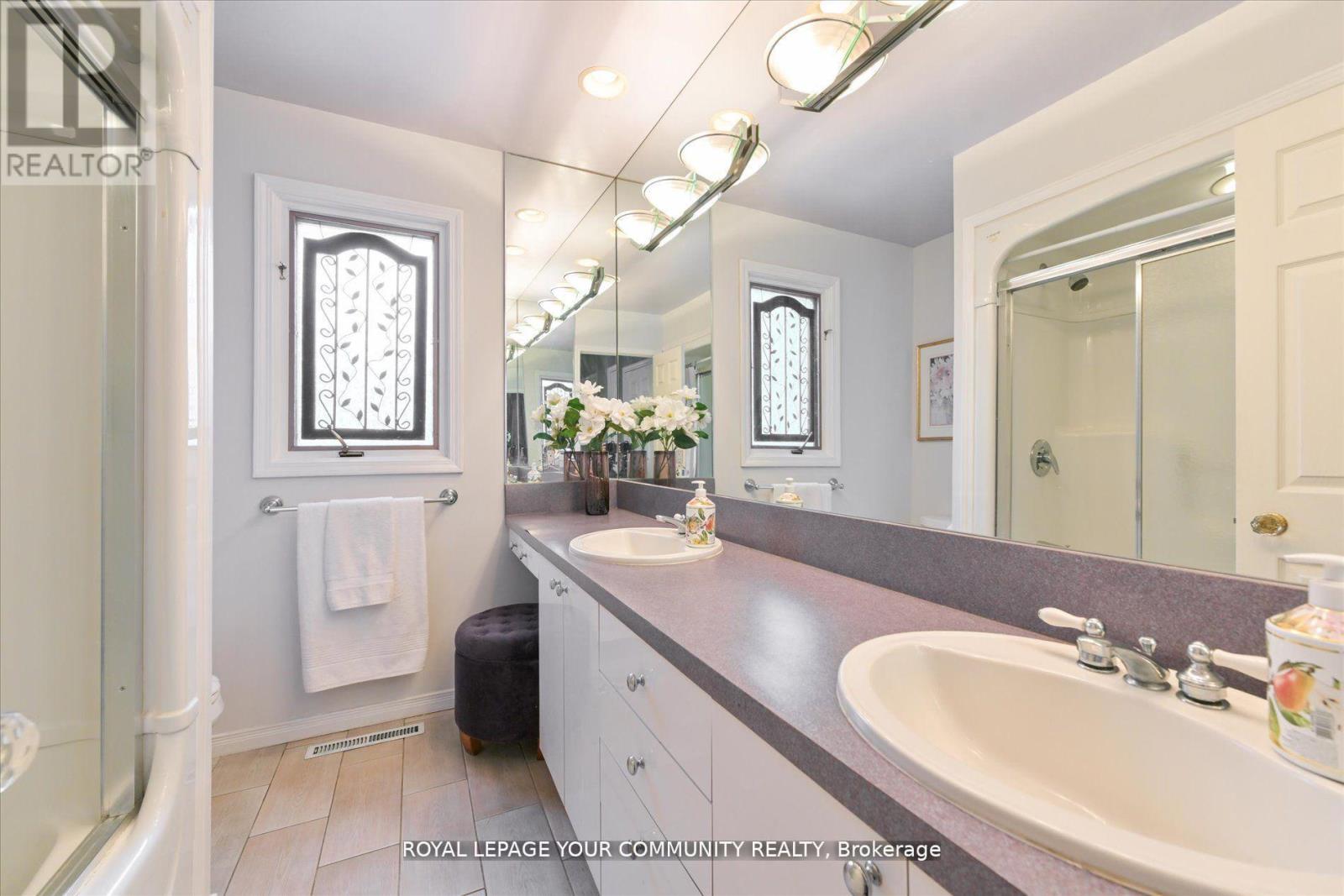 Photo 25 of 247 Harris Avenue, Richmond Hill ON