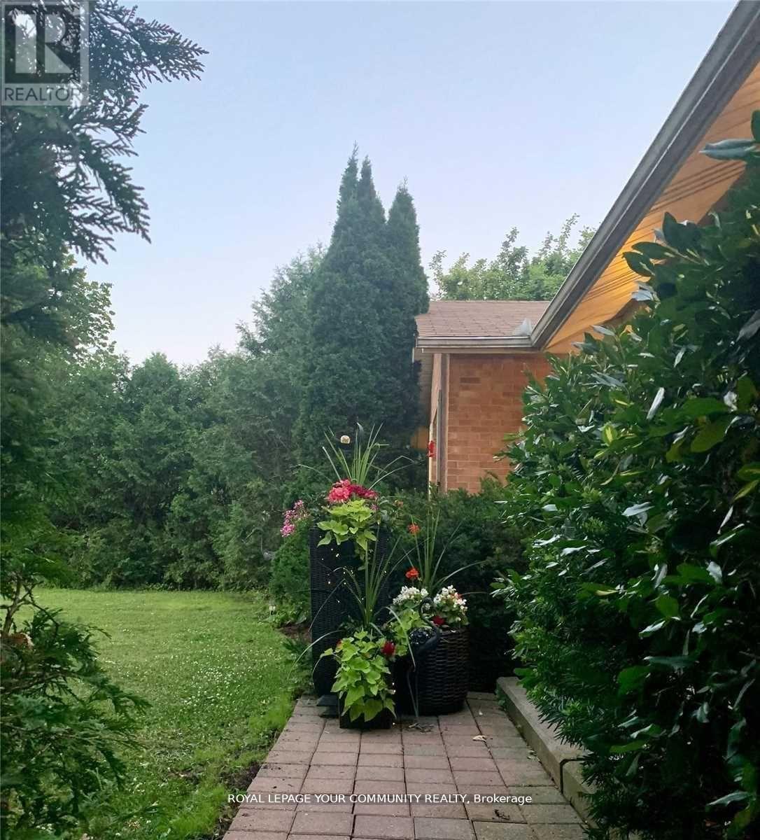 Photo 28 of 247 Harris Avenue, Richmond Hill ON