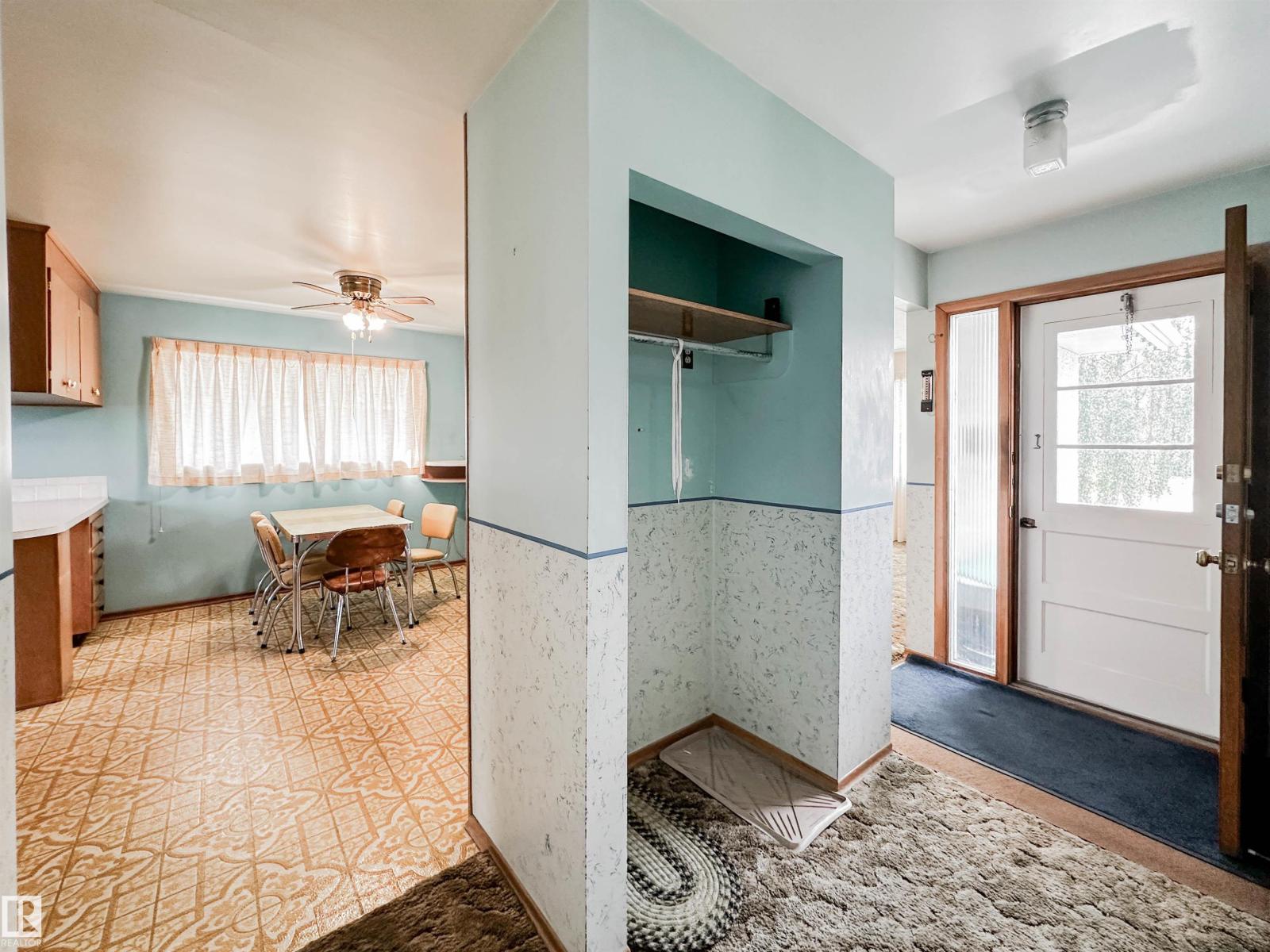Photo 3 of 8925 154 St Nw, Edmonton AB