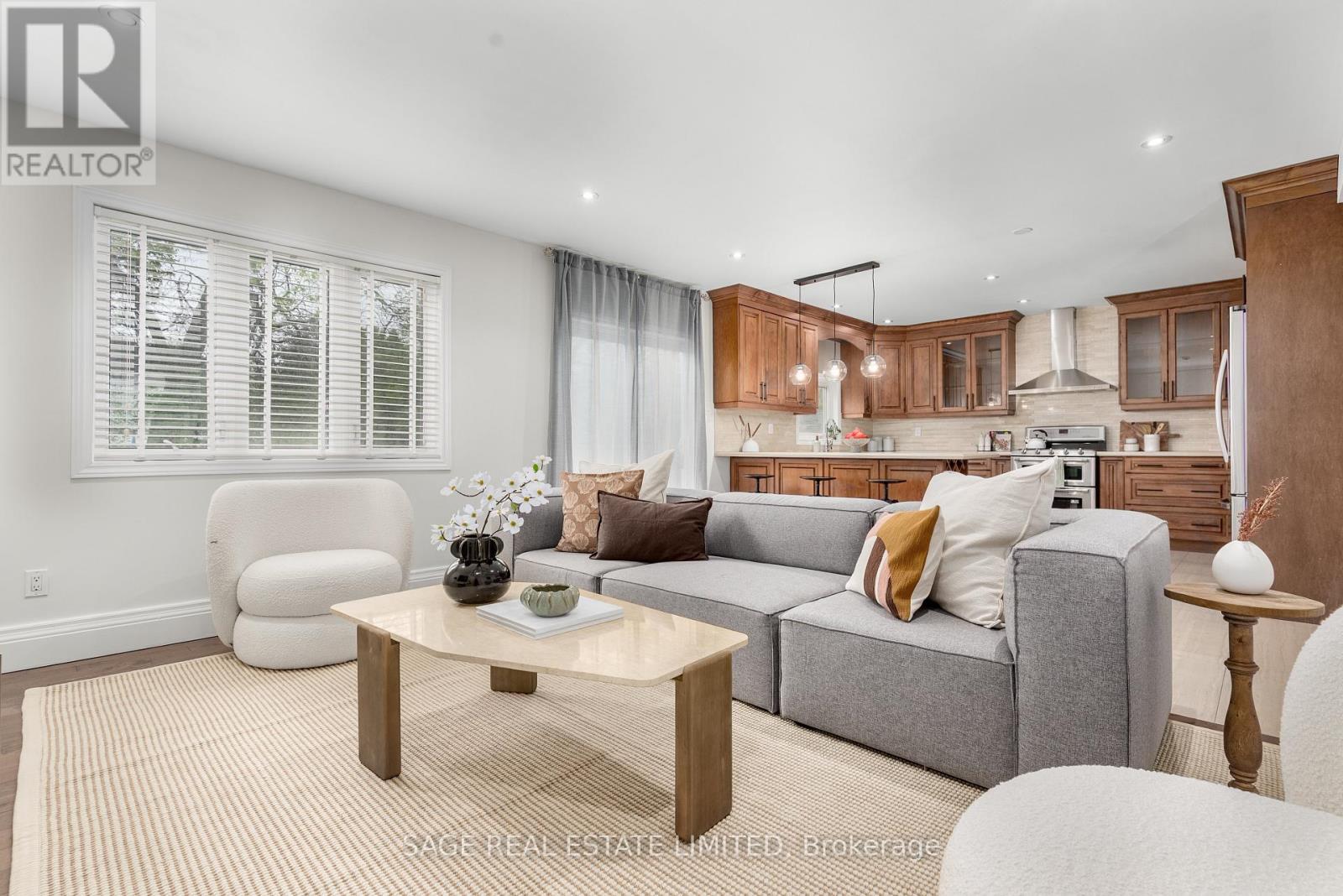 Photo 12 of 41 Ann Arbour Road, Toronto ON