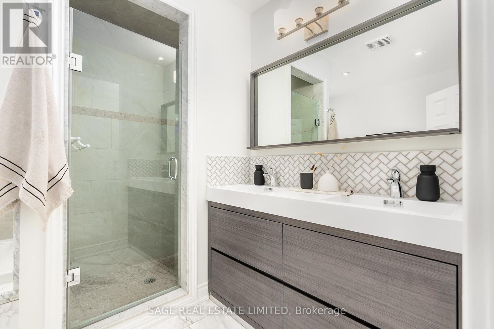 Photo 23 of 41 Ann Arbour Road, Toronto ON