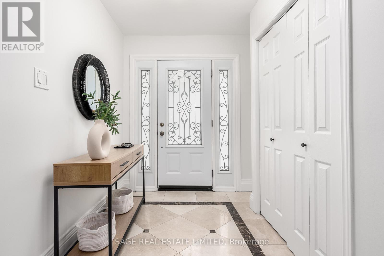 Photo 4 of 41 Ann Arbour Road, Toronto ON