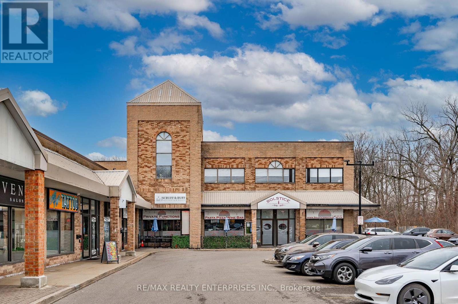 Photo 2 of 13 1801 Lakeshore Road W, Mississauga ON