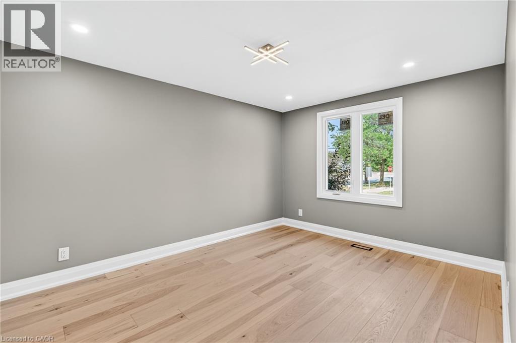 Photo 26 of 4006 Flemish Drive, Burlington ON