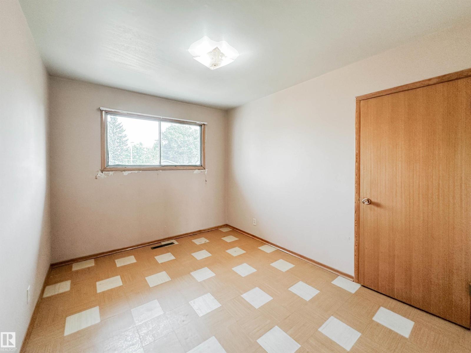 Photo 24 of 8925 154 St Nw, Edmonton AB