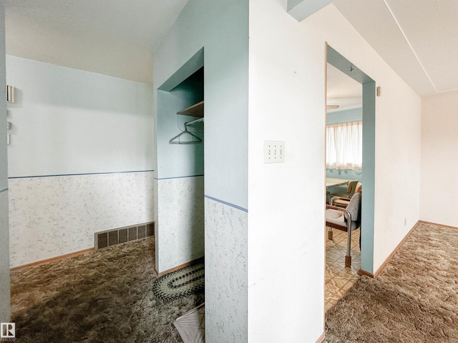 Photo 16 of 8925 154 St Nw, Edmonton AB