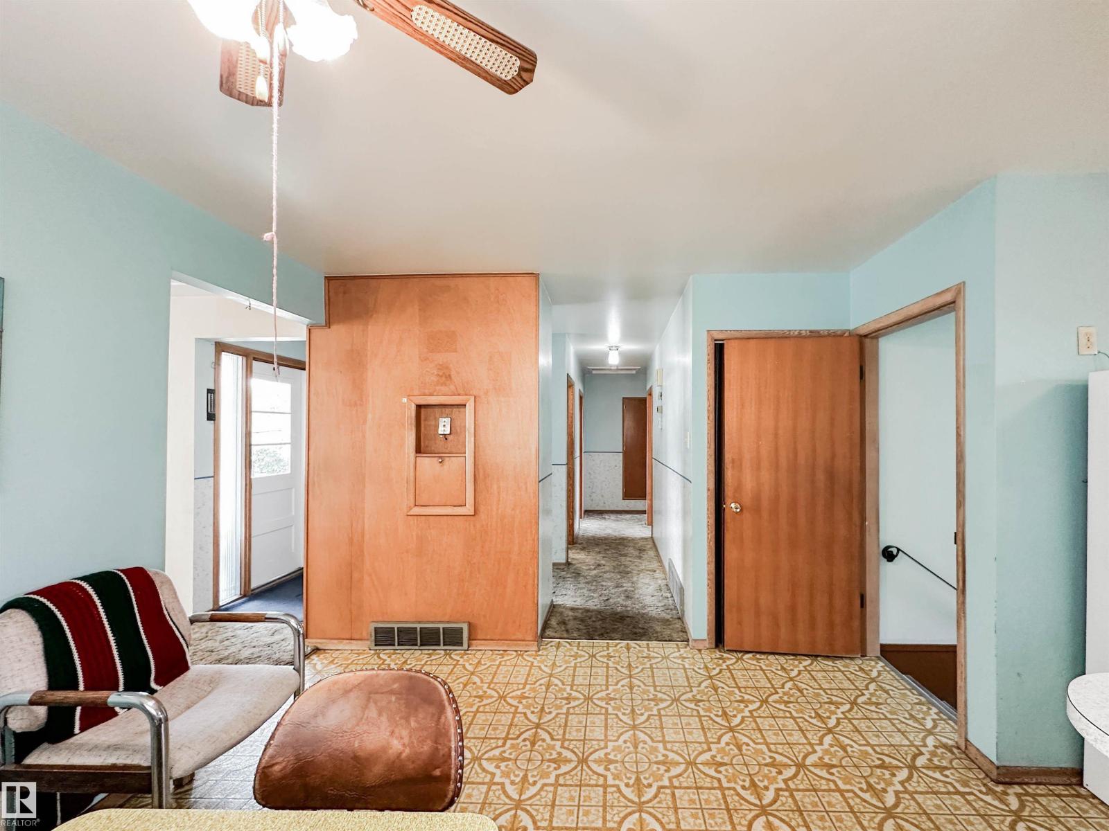 Photo 14 of 8925 154 St Nw, Edmonton AB