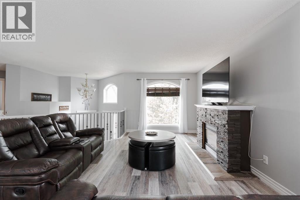 Photo 6 of 132 Breukel Crescent, Fort Mcmurray AB