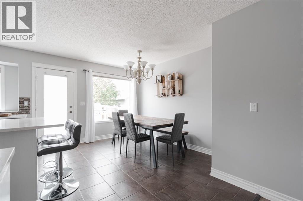 Photo 7 of 132 Breukel Crescent, Fort Mcmurray AB