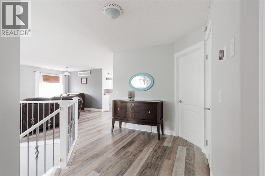 Photo 18 of 132 Breukel Crescent, Fort Mcmurray AB