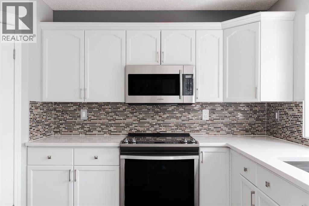 Photo 12 of 132 Breukel Crescent, Fort Mcmurray AB