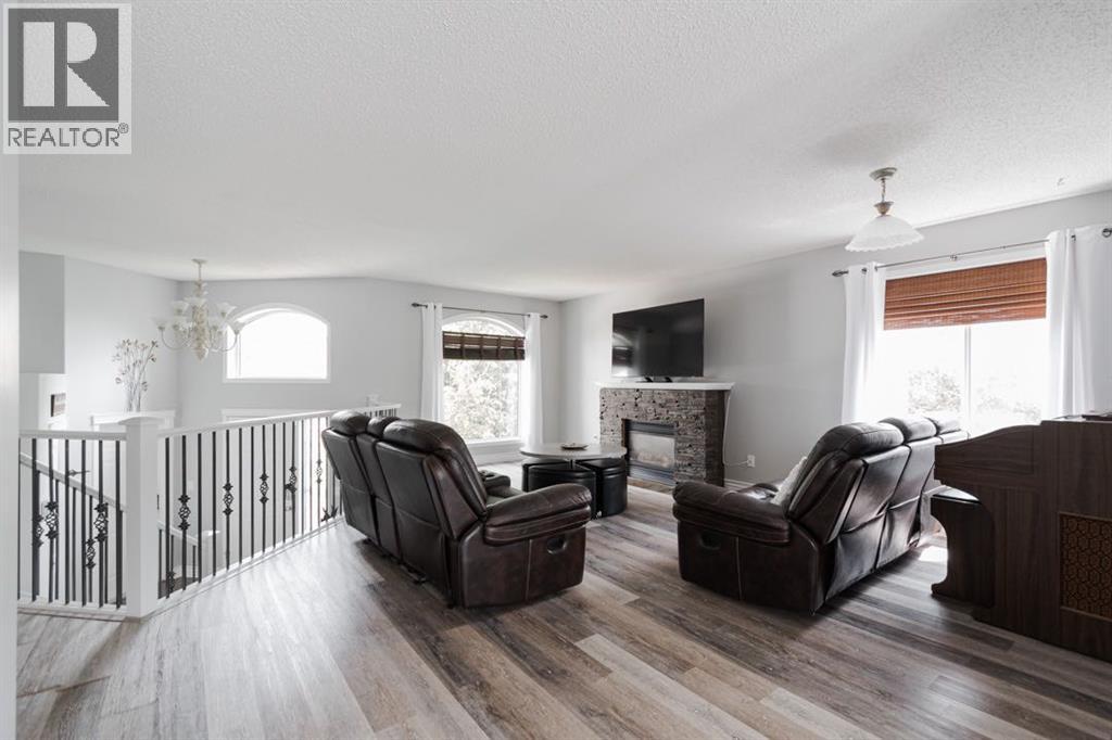 Photo 4 of 132 Breukel Crescent, Fort Mcmurray AB