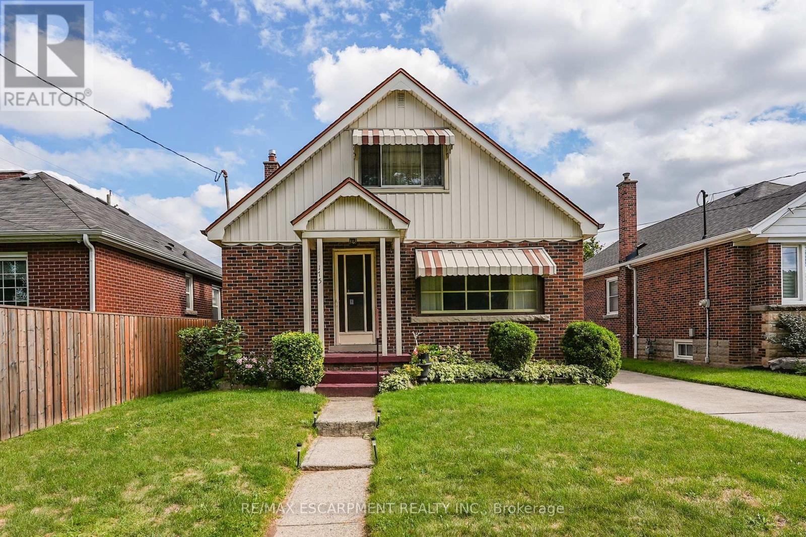 Photo 3 of 175 Garside Avenue S, Hamilton ON