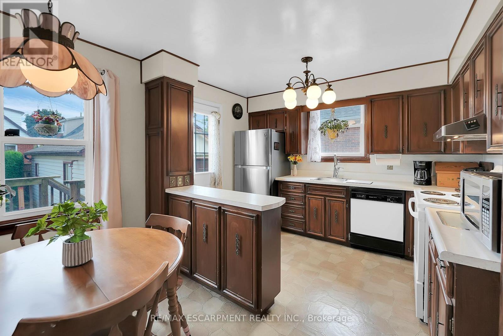 Photo 7 of 175 Garside Avenue S, Hamilton ON