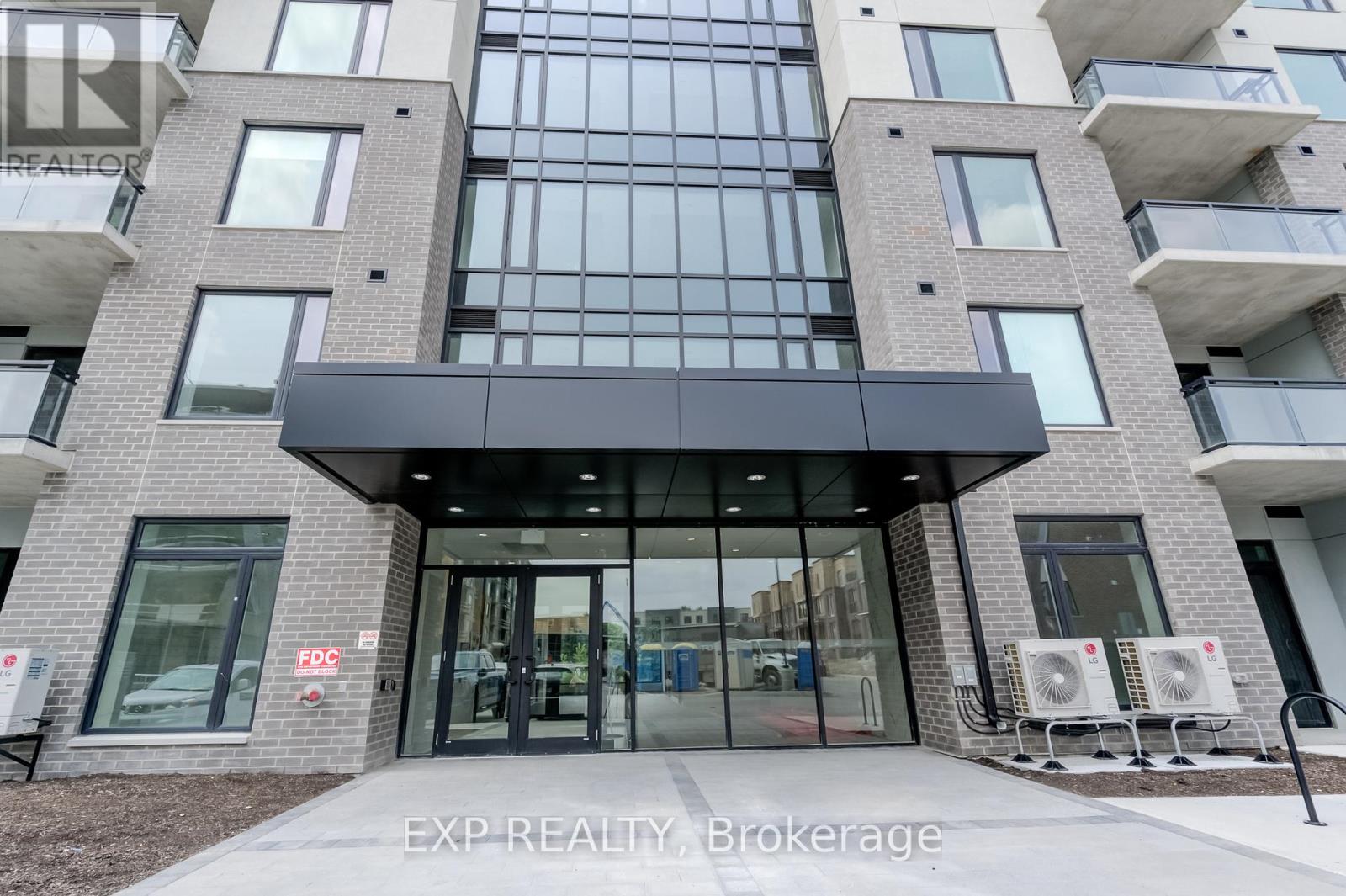 Photo 2 of 516 103 Roger Street, Waterloo ON