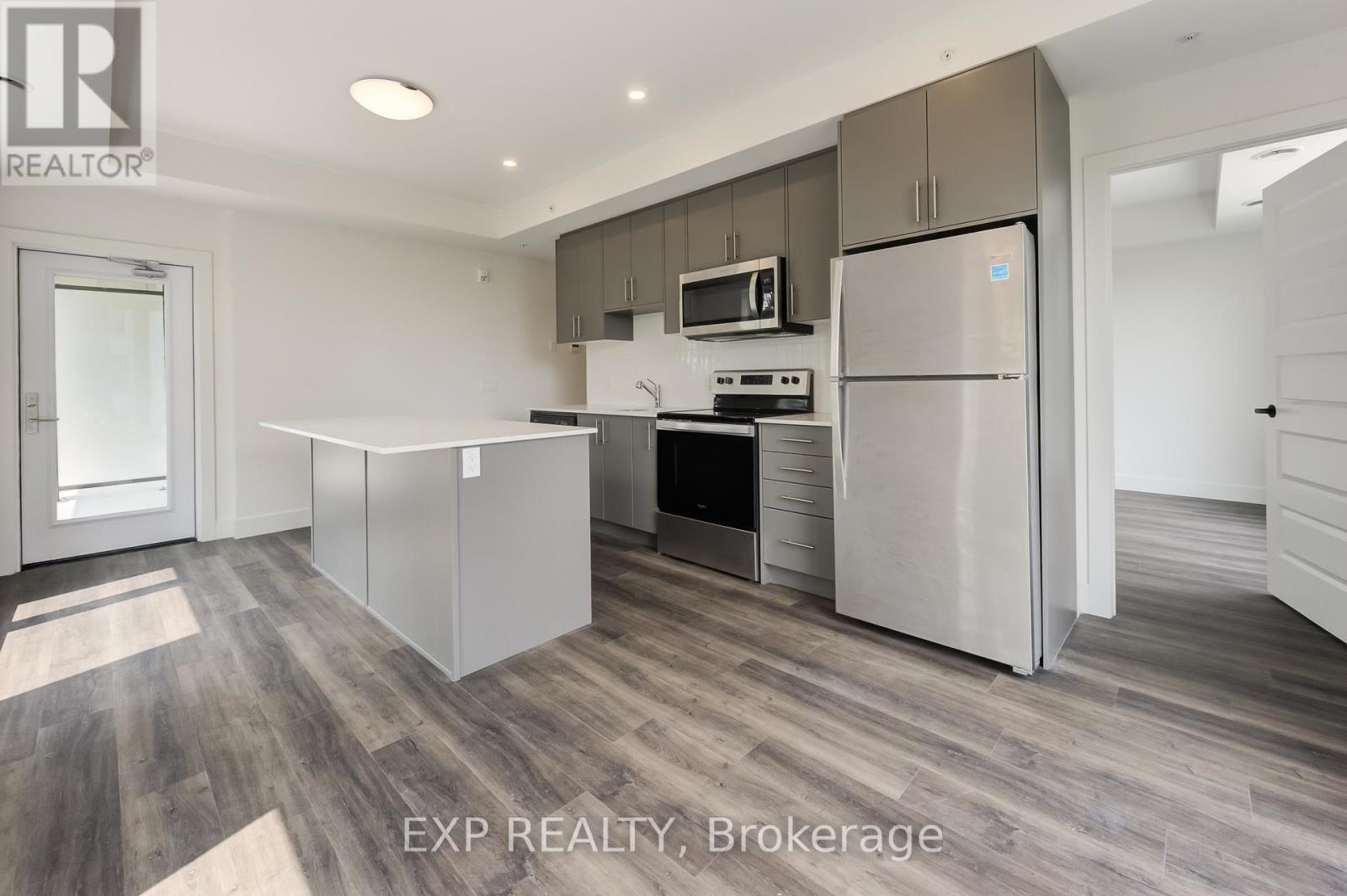 Photo 21 of 516 103 Roger Street, Waterloo ON