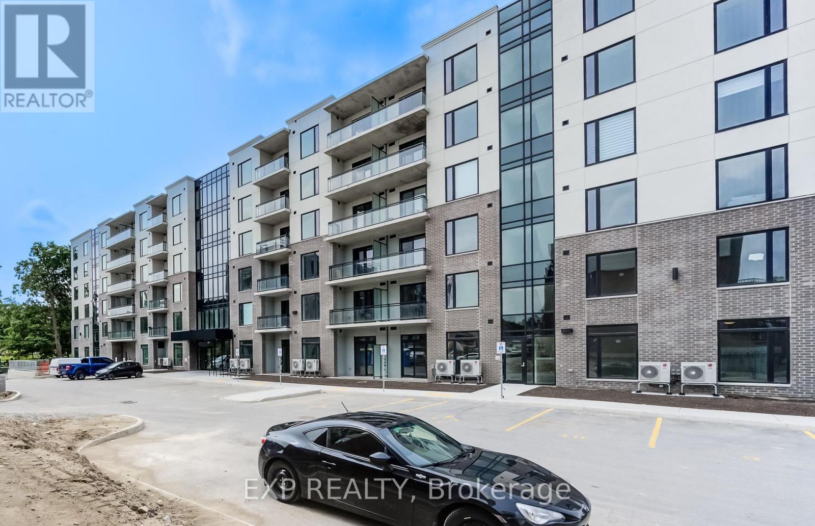 Photo 34 of 516 103 Roger Street, Waterloo ON
