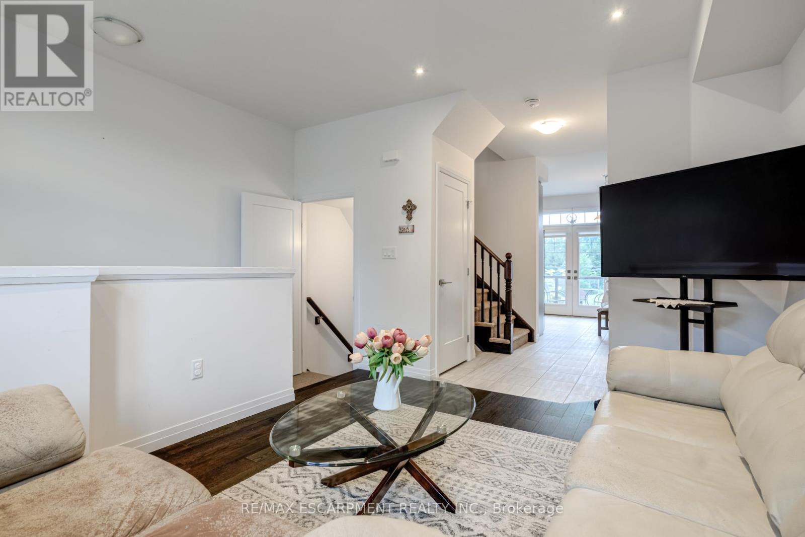Photo 11 of 13 Pringle Lane, Hamilton ON