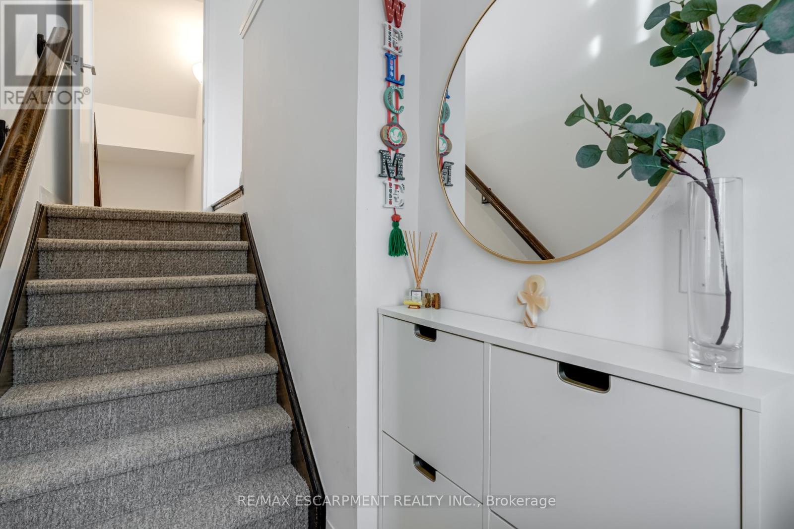 Photo 7 of 13 Pringle Lane, Hamilton ON