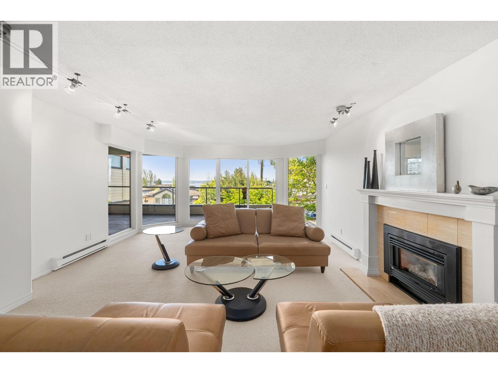 201 2408 HAYWOOD AVENUE, West Vancouver